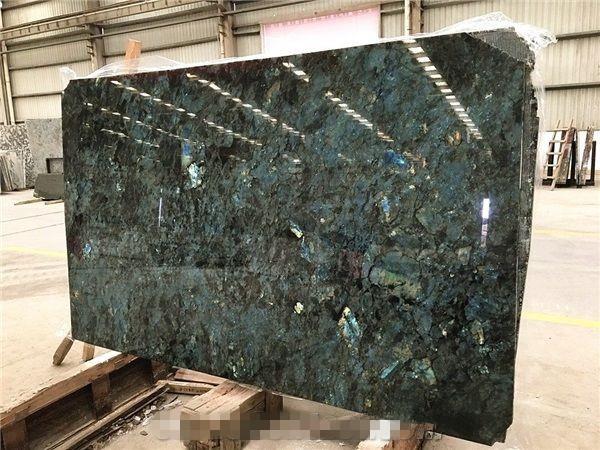 Labradorit granit plitalari