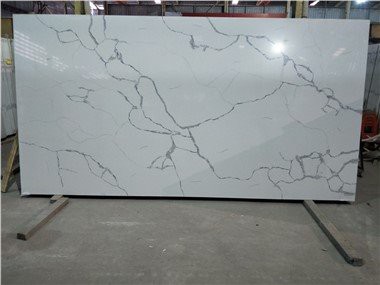 Calacatta kvarts pastligi